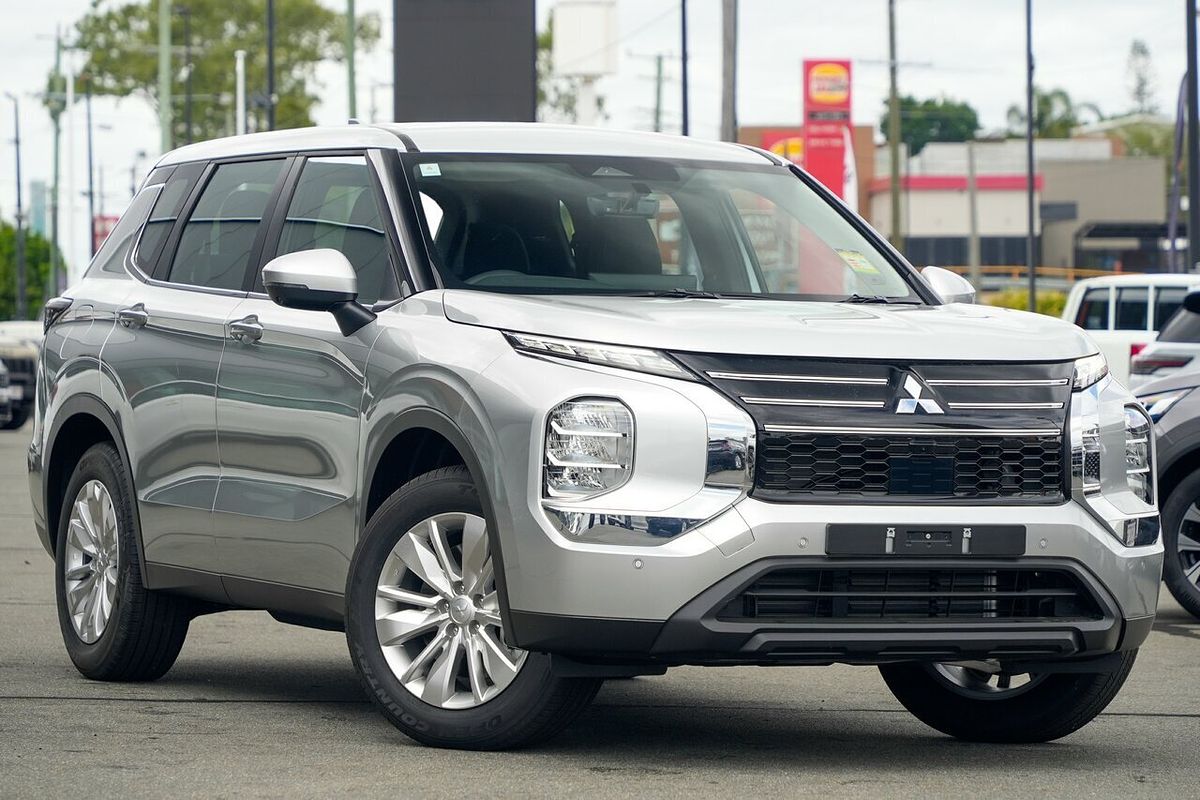2025 Mitsubishi Outlander ES ZM