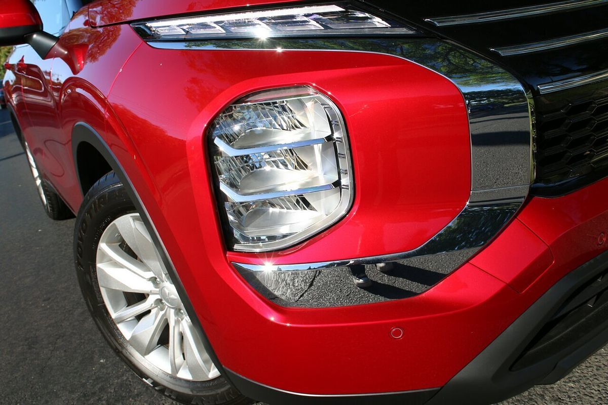 2025 Mitsubishi Outlander ES ZM