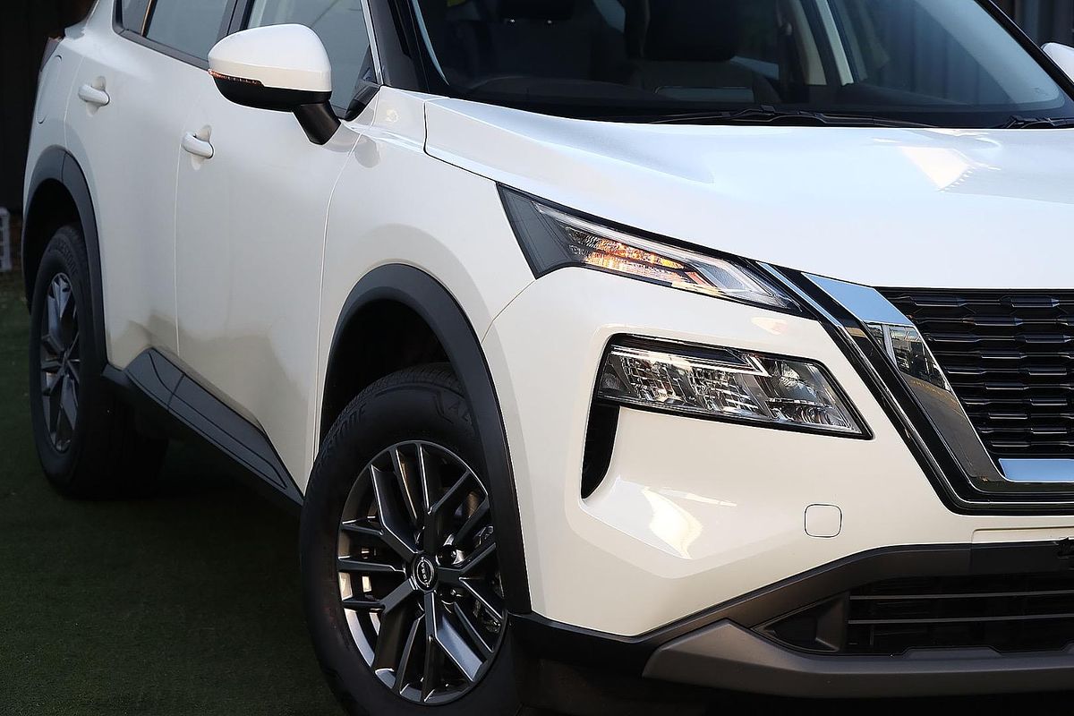 2025 Nissan X-TRAIL ST T33