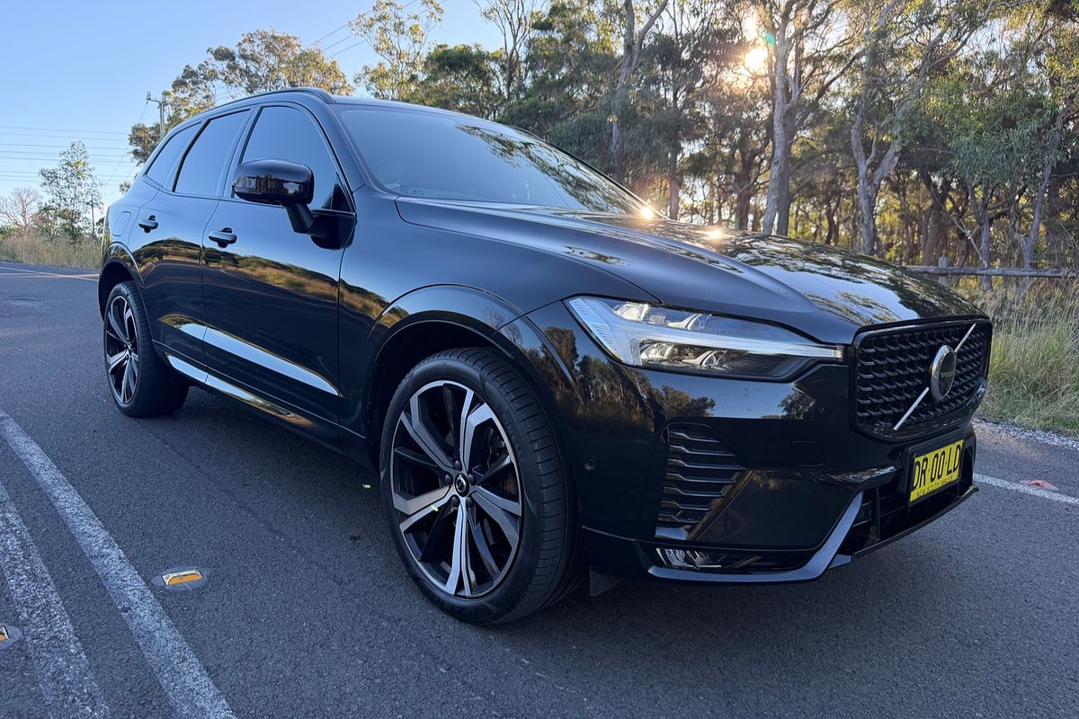 2021 Volvo XC60 B6 R-Design