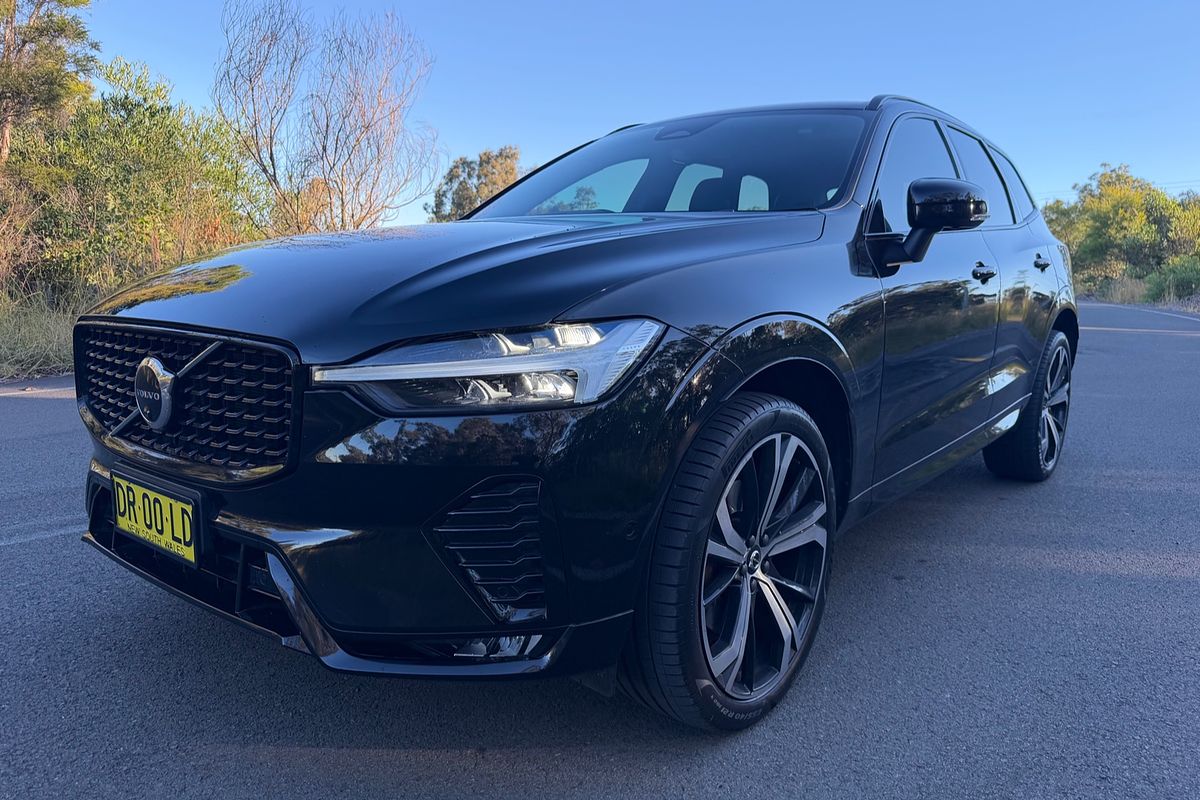 2021 Volvo XC60 B6 R-Design