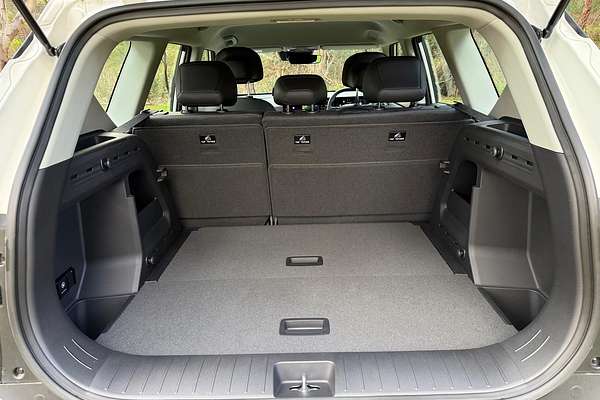 2024 Kia EV5 Air Standard Range OVc thumb-16