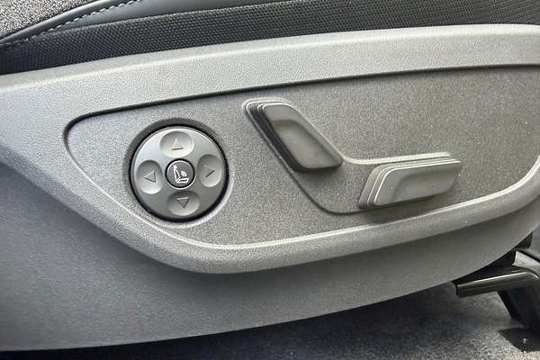 2024 Kia EV5 Air Standard Range OVc thumb-23