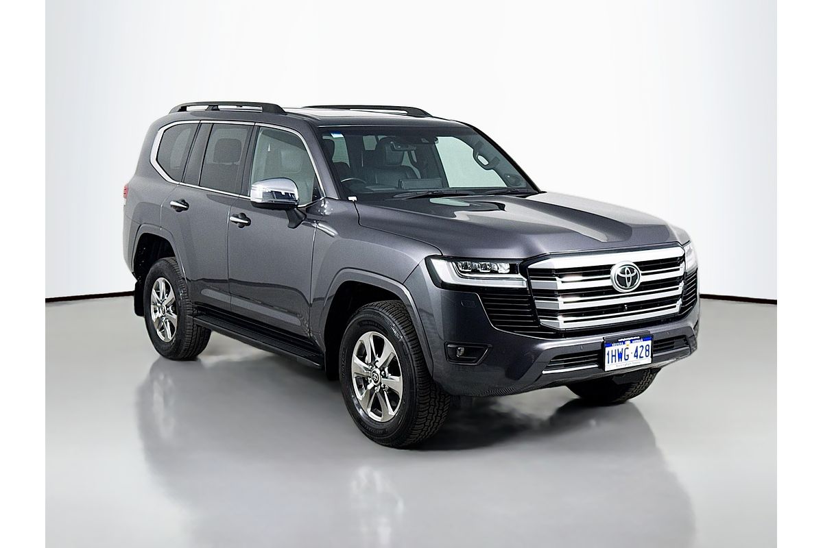 2023 Toyota Landcruiser Sahara FJA300R