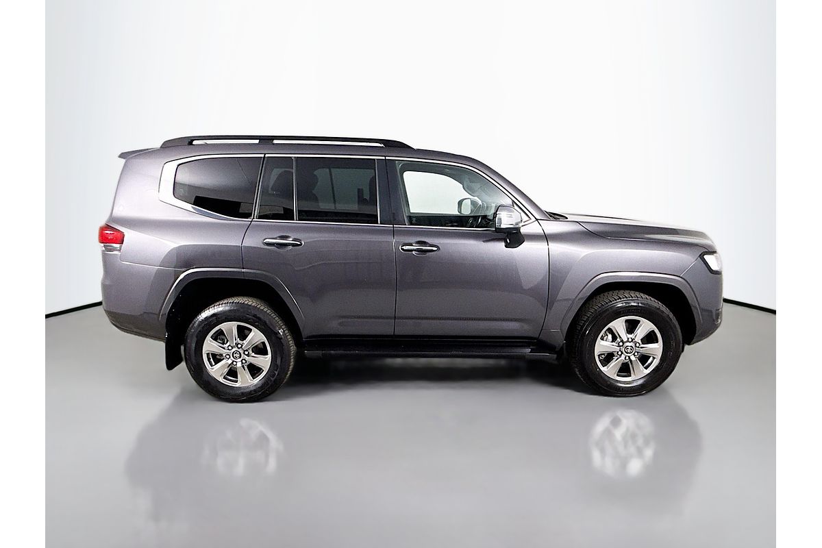 2023 Toyota Landcruiser Sahara FJA300R