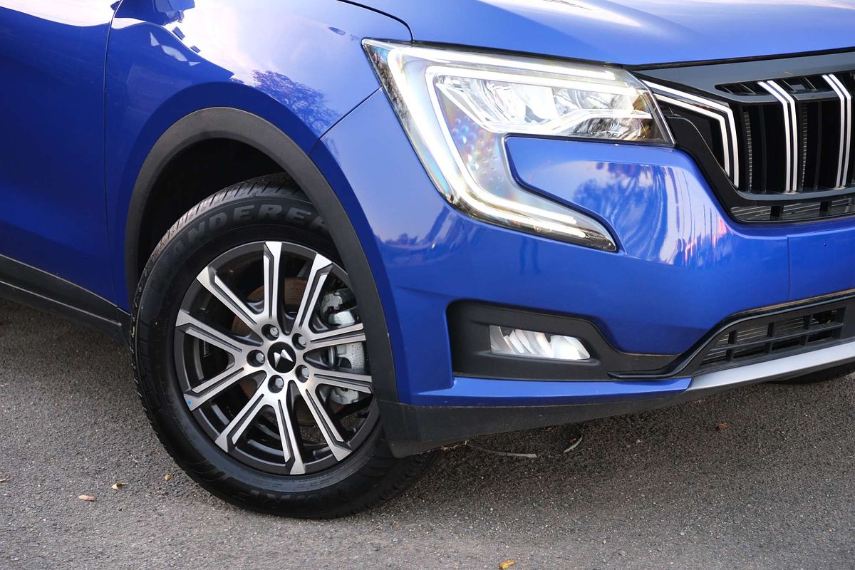 2025 Mahindra XUV700 AX7L