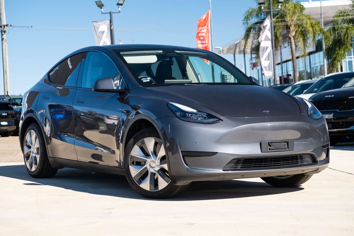 2023 Tesla Model Y Rear-Wheel Drive
