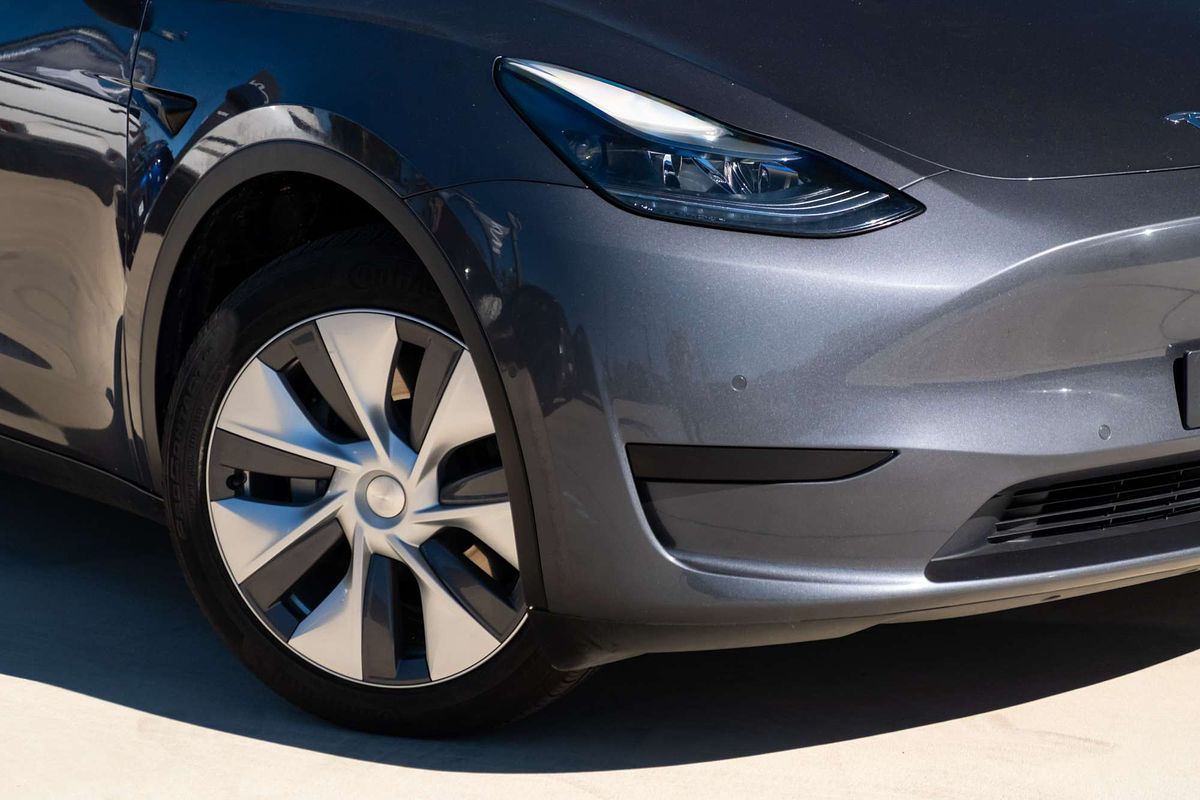 2023 Tesla Model Y Rear-Wheel Drive