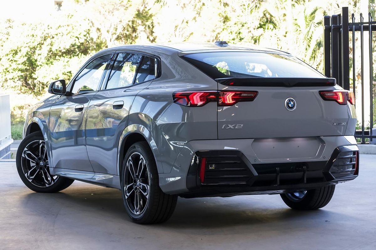 2025 BMW iX2 xDrive30 M Sport U10