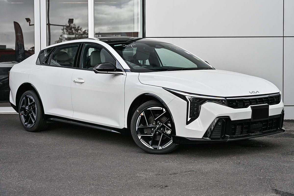 2025 Kia K4 GT-Line CL4m