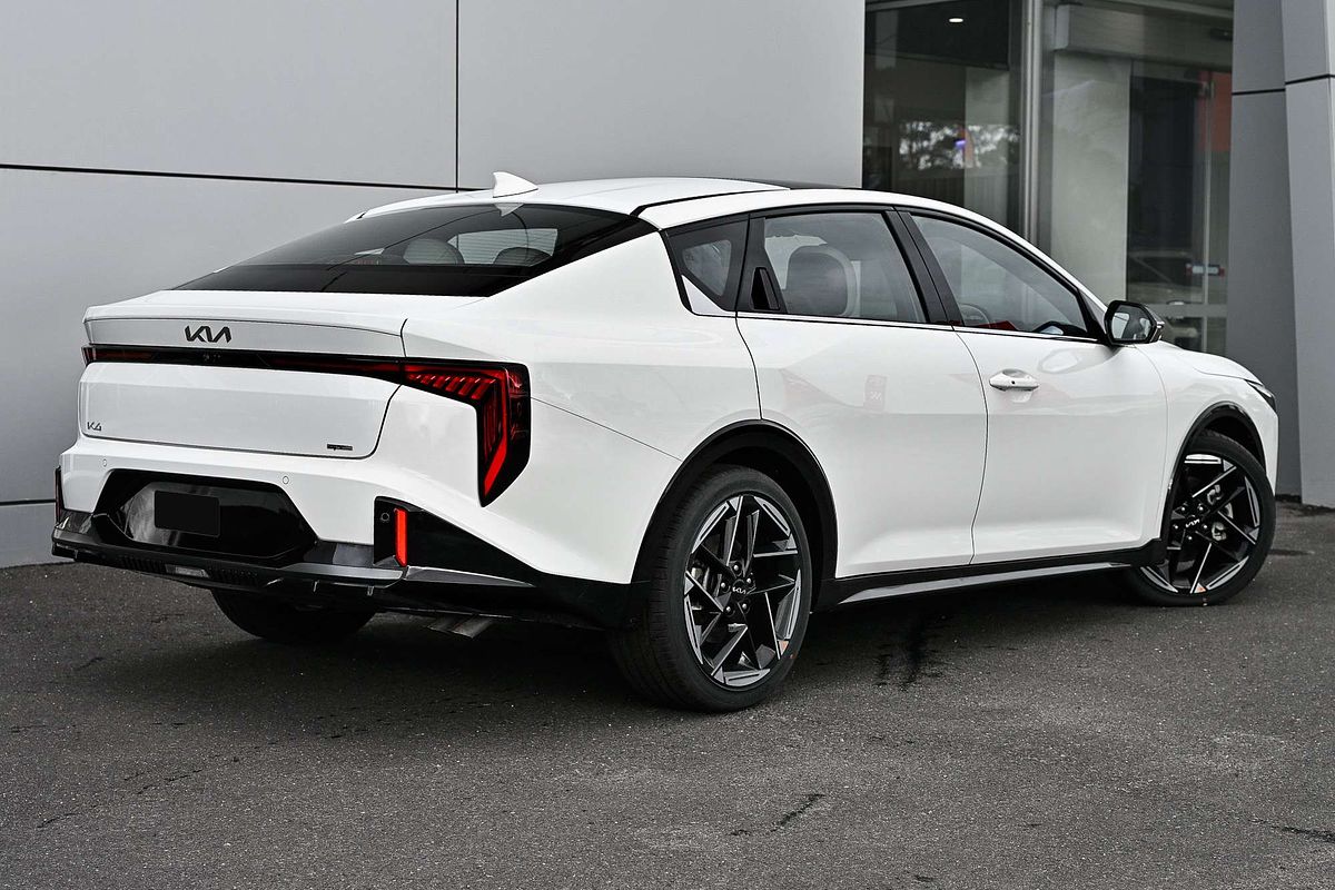 2025 Kia K4 GT-Line CL4m