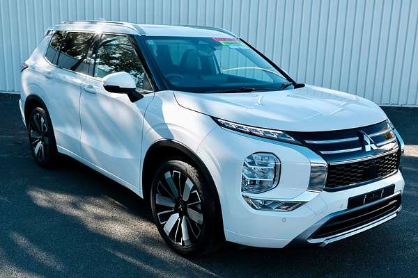 2025 Mitsubishi Outlander Exceed ZM