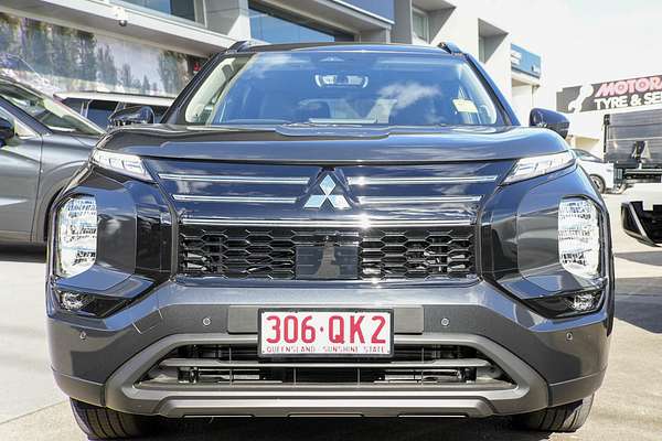 2025 Mitsubishi Outlander LS ZM thumb-2