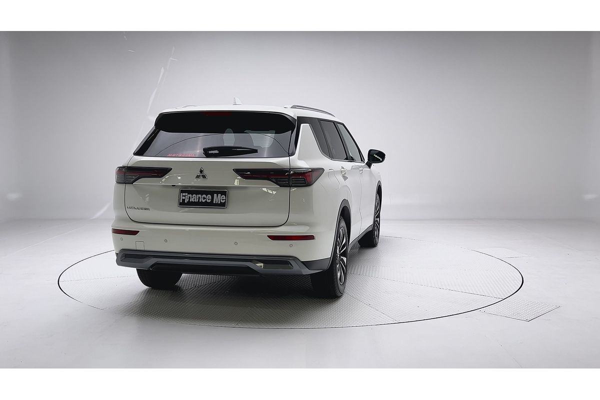 2025 Mitsubishi Outlander LS ZM