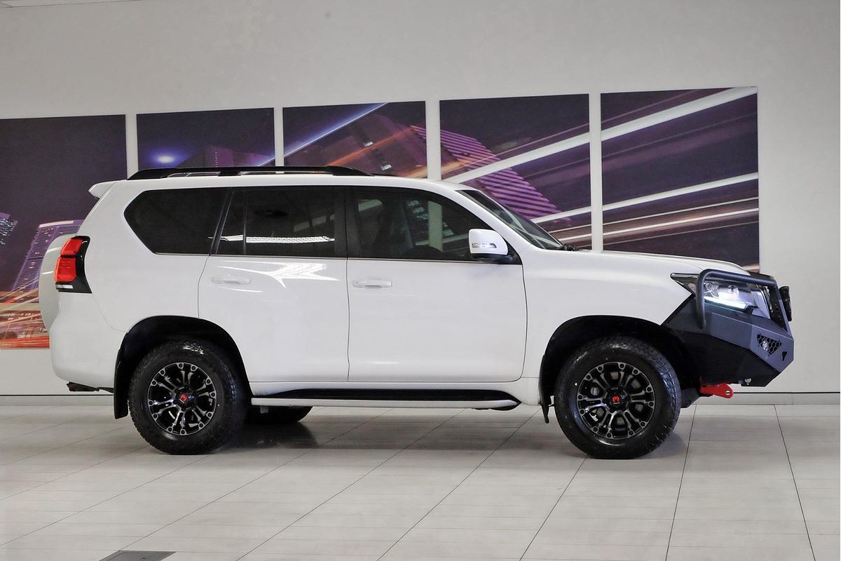 2021 Toyota Landcruiser Prado VX GDJ150R image 3