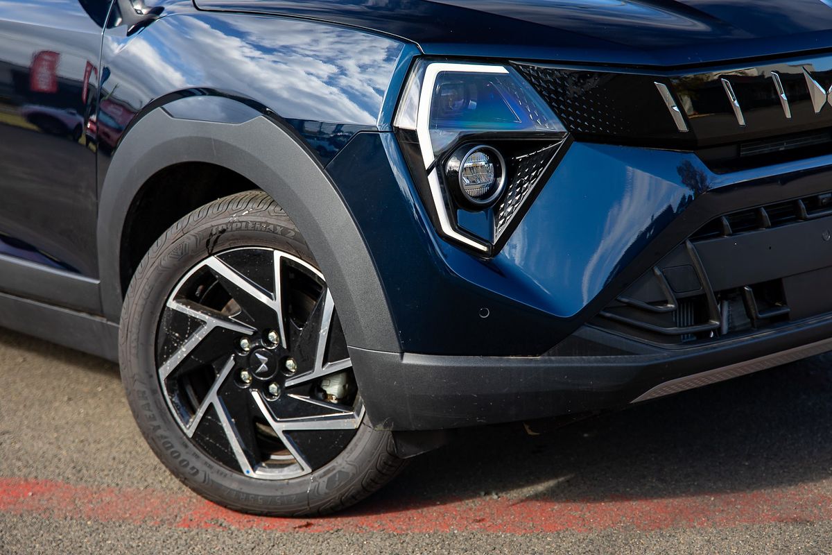2025 Mahindra XUV3XO AX7L
