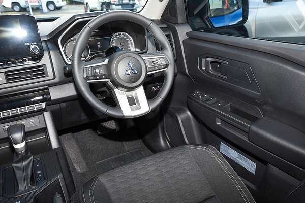 2025 Mitsubishi Triton GLX-R MV 4X4 thumb-18