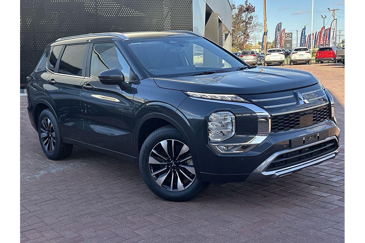 2025 Mitsubishi Outlander LS ZM
