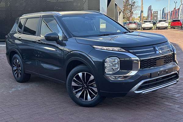 2025 Mitsubishi Outlander LS ZM