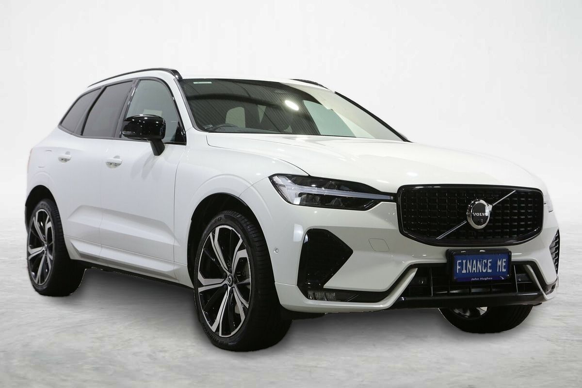 2022 Volvo XC60 B6 R-Design