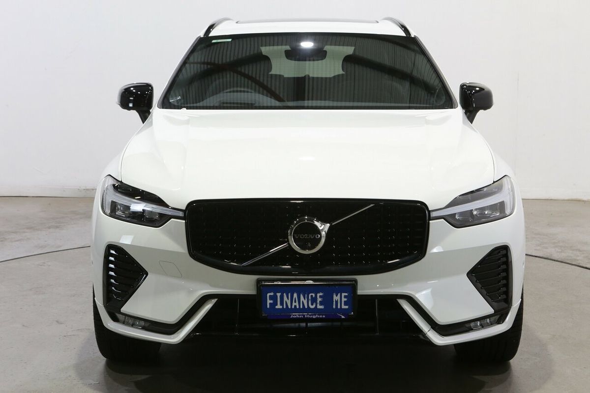 2022 Volvo XC60 B6 R-Design