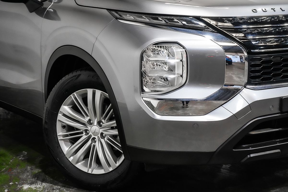 2022 Mitsubishi Outlander ES ZM