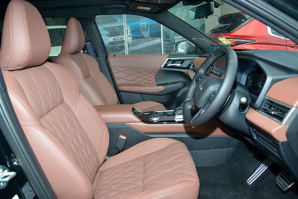 2025 Mitsubishi Outlander Exceed Tourer ZM thumb-9
