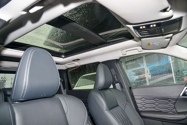 2025 Mitsubishi Outlander Exceed ZM thumb-10