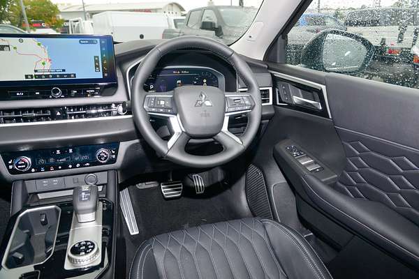 2025 Mitsubishi Outlander Exceed ZM thumb-18