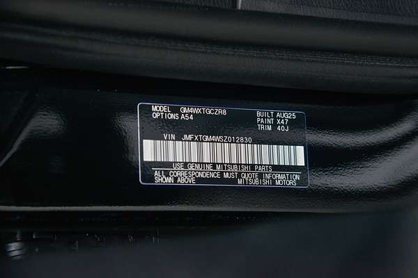 2025 Mitsubishi Outlander Exceed ZM thumb-21