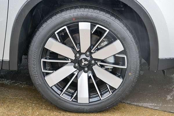 2025 Mitsubishi Outlander Aspire ZM thumb-3