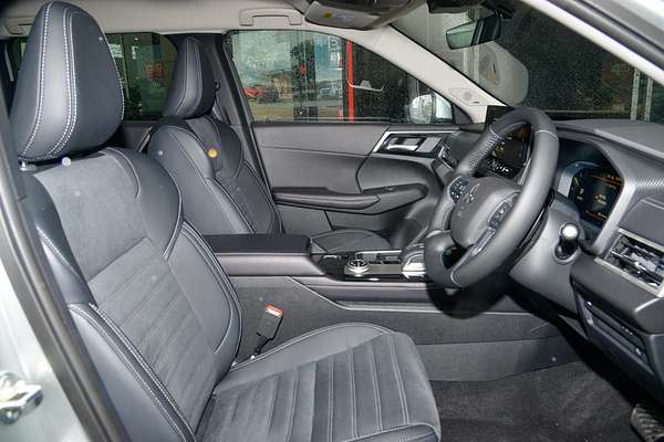 2025 Mitsubishi Outlander Aspire ZM thumb-9