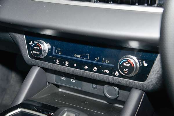 2025 Mitsubishi Outlander Aspire ZM thumb-13