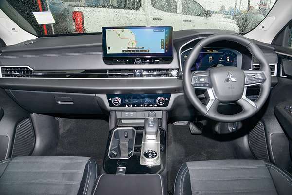 2025 Mitsubishi Outlander Aspire ZM thumb-17