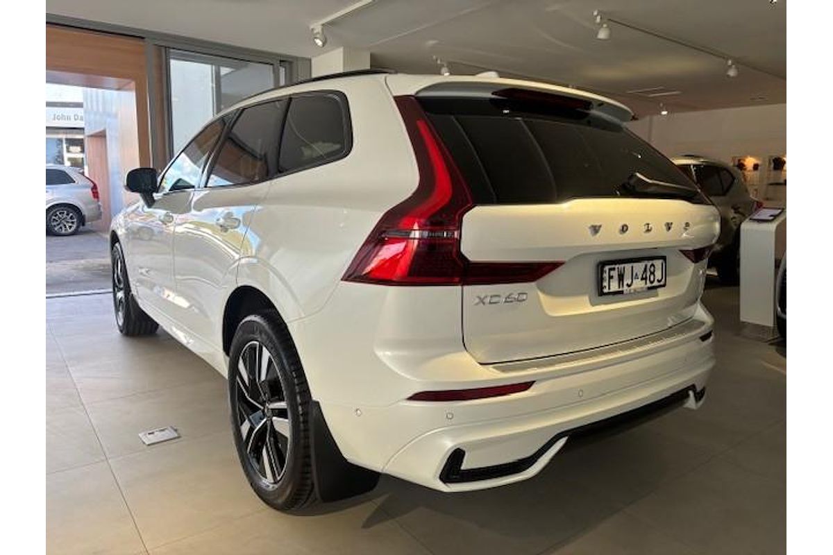 2025 Volvo XC60 Plus T8 Plug-In Hybrid Dark