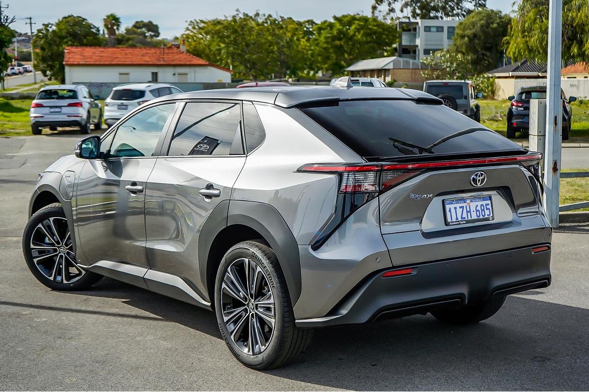 2024 Toyota bZ4X XEAM10R