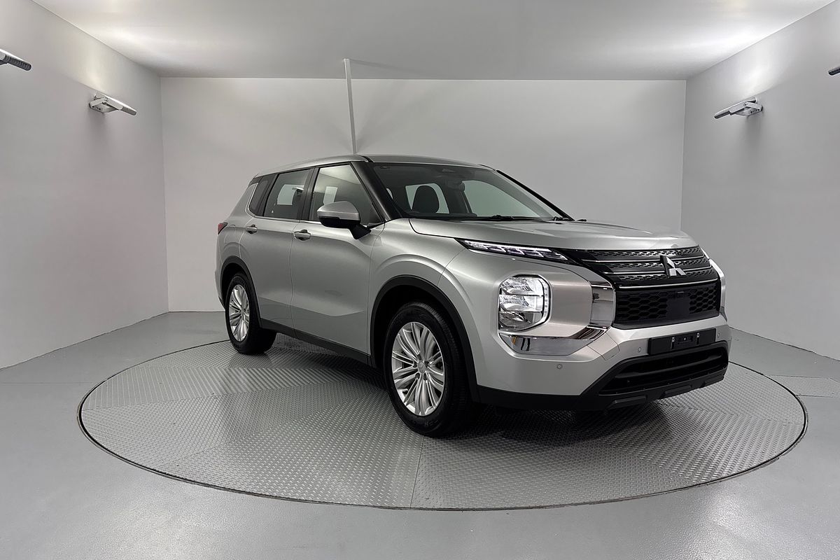2025 Mitsubishi Outlander ES ZM