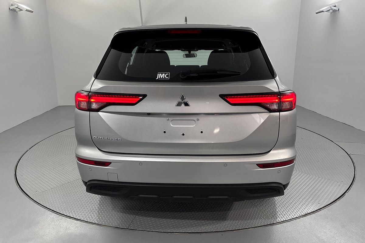 2025 Mitsubishi Outlander ES ZM