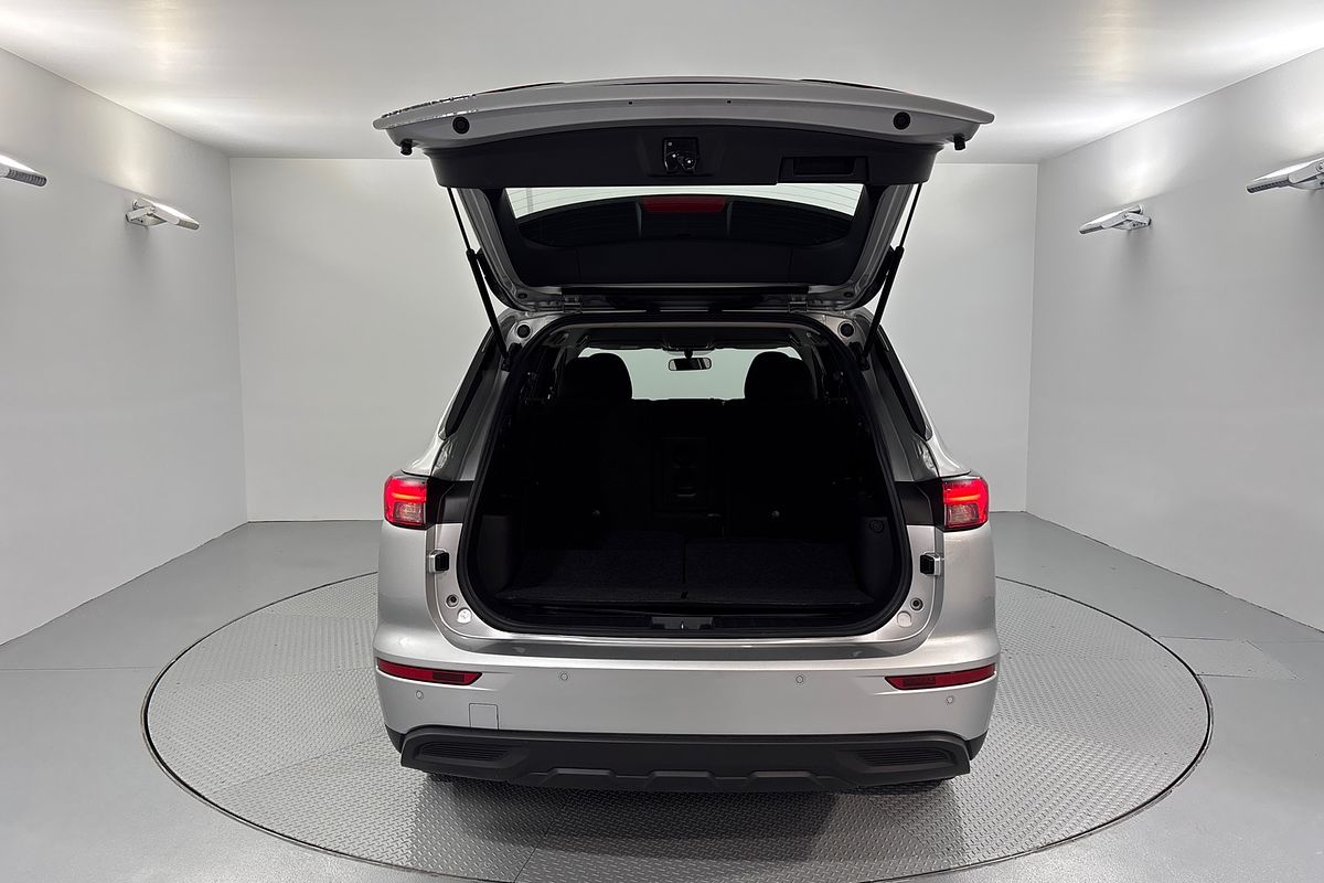 2025 Mitsubishi Outlander ES ZM