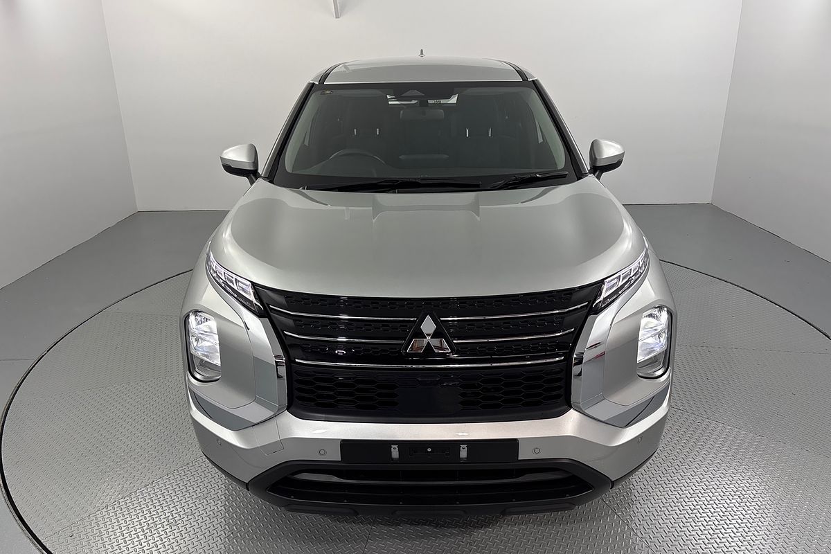 2025 Mitsubishi Outlander ES ZM
