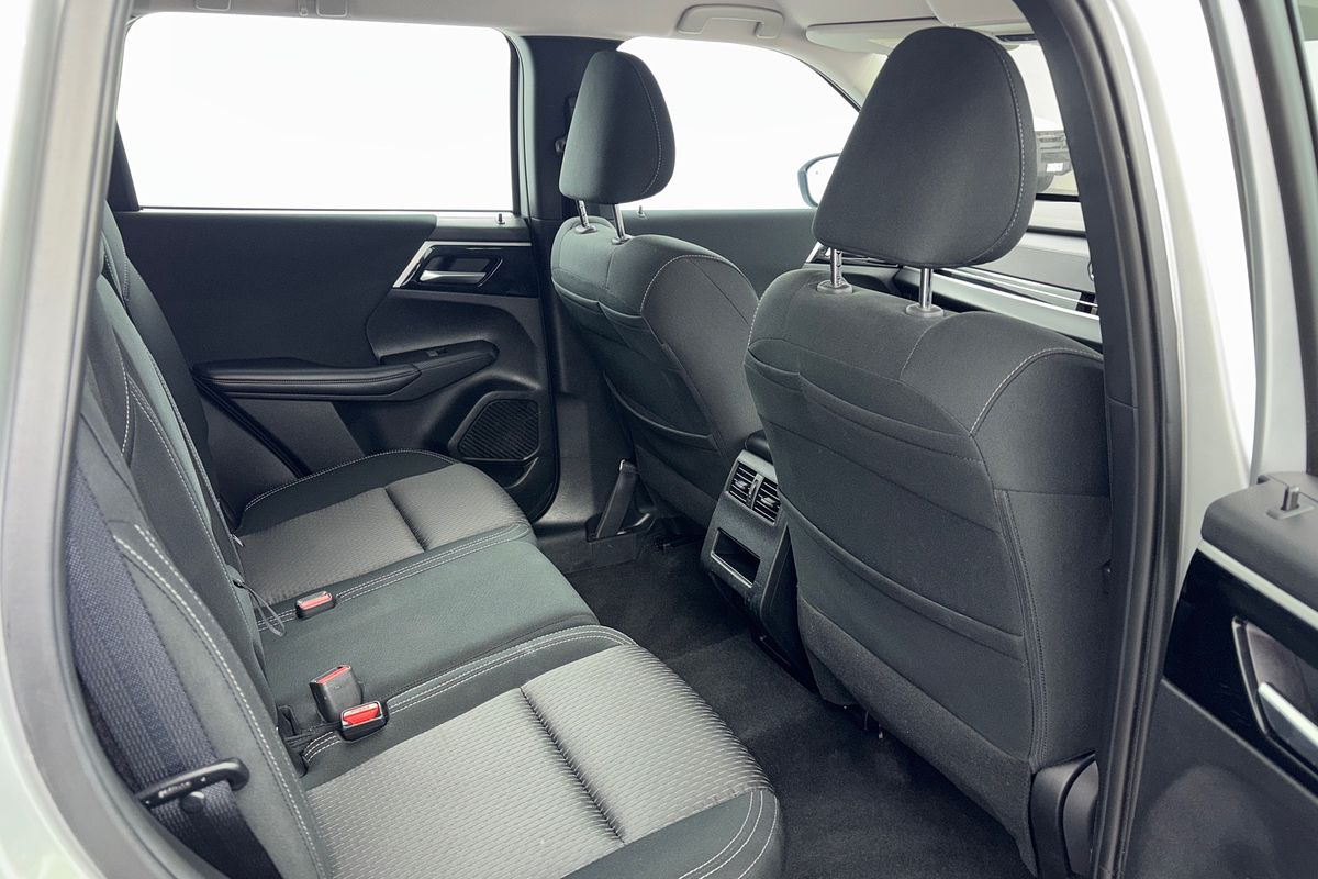 2025 Mitsubishi Outlander ES ZM
