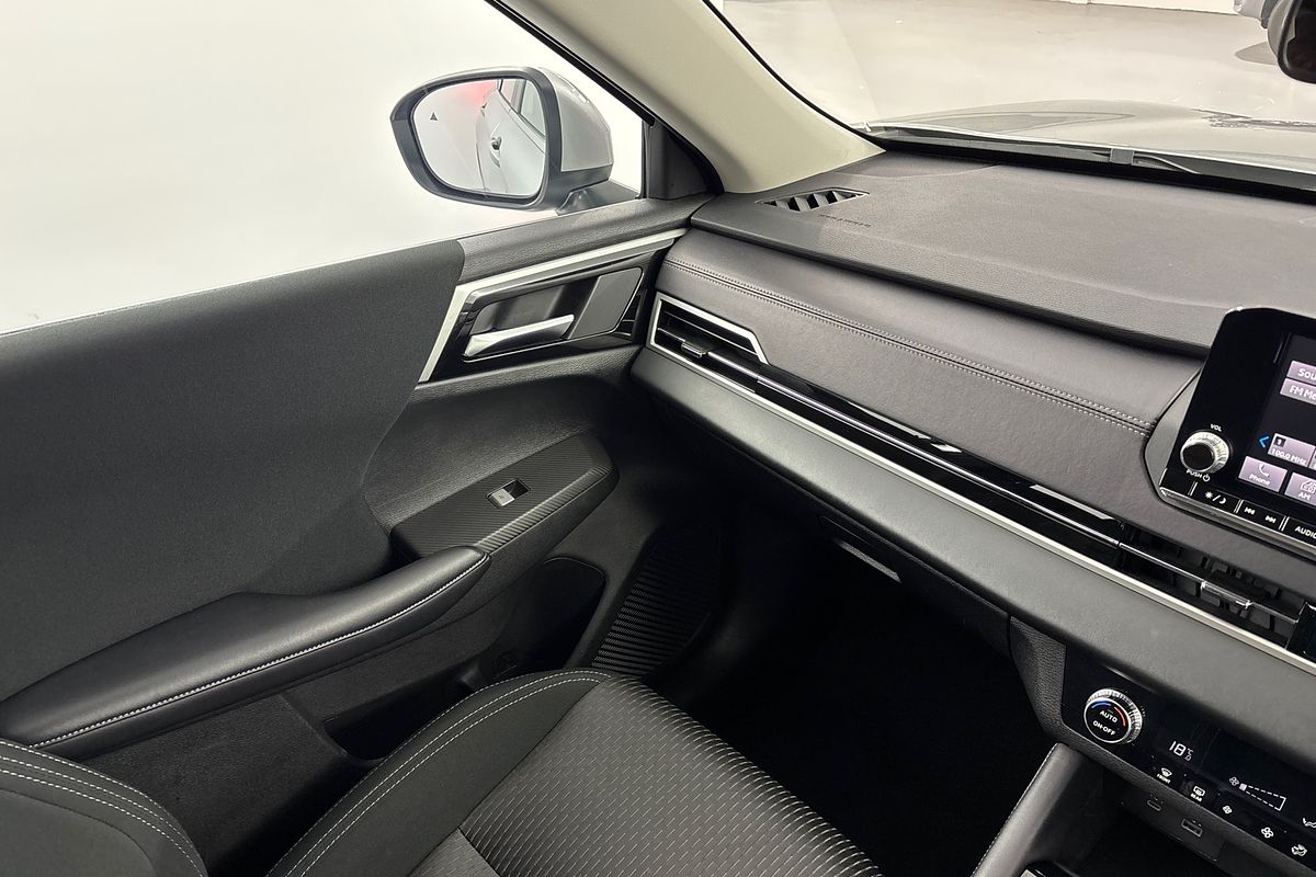 2025 Mitsubishi Outlander ES ZM