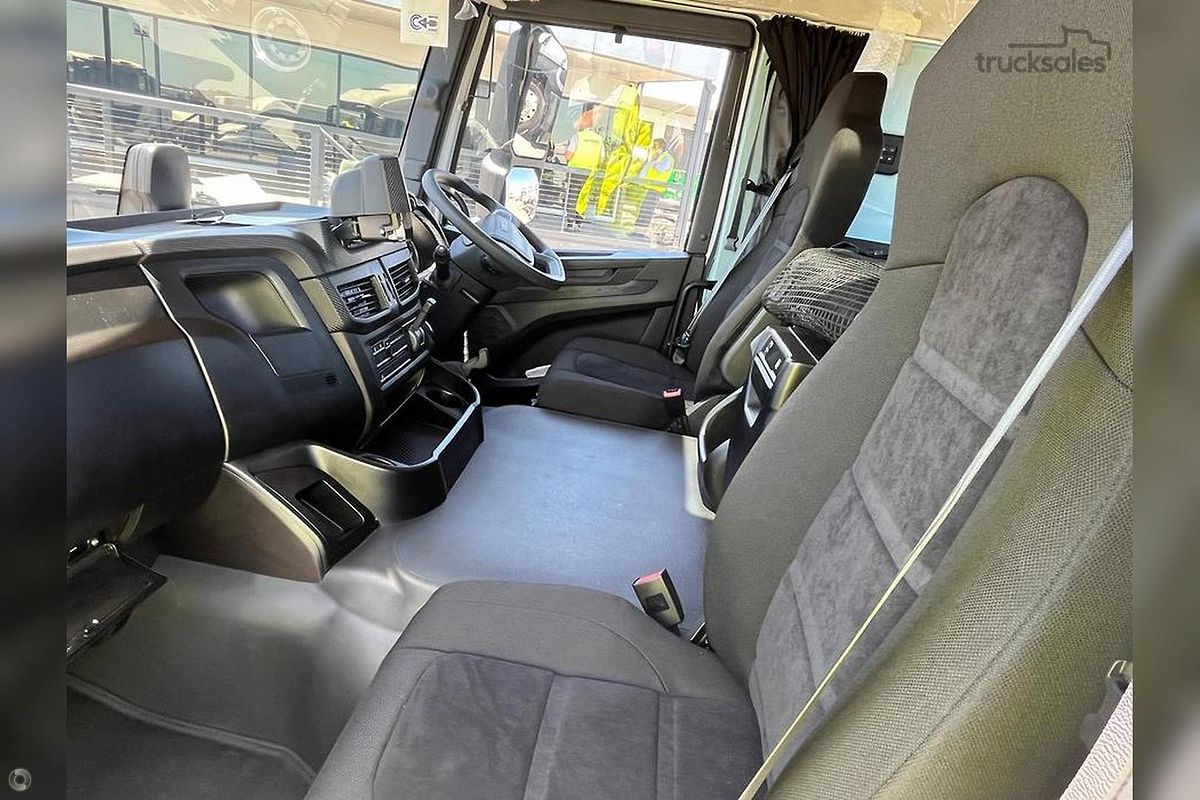 2024 IVECO S-Way AT600 image 20