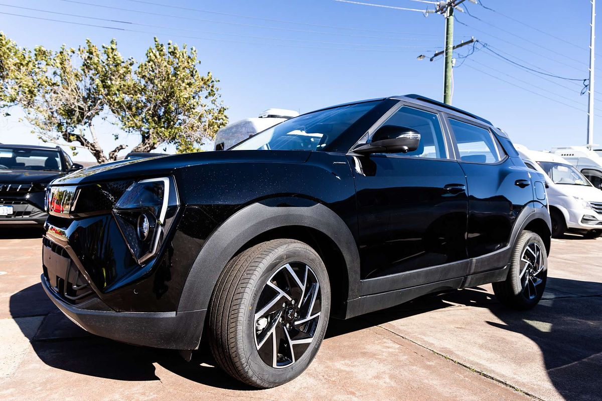 2025 Mahindra XUV3XO AX7L