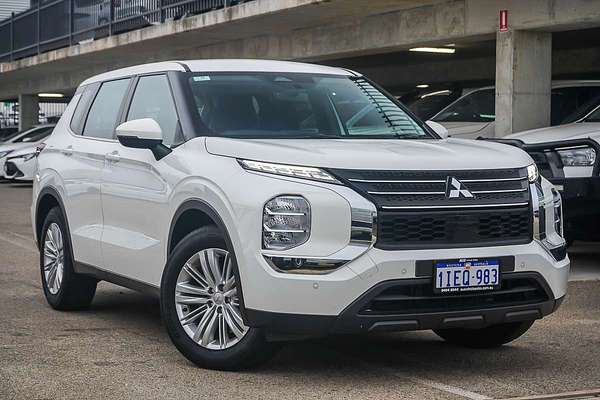2024 Mitsubishi Outlander ES ZM
