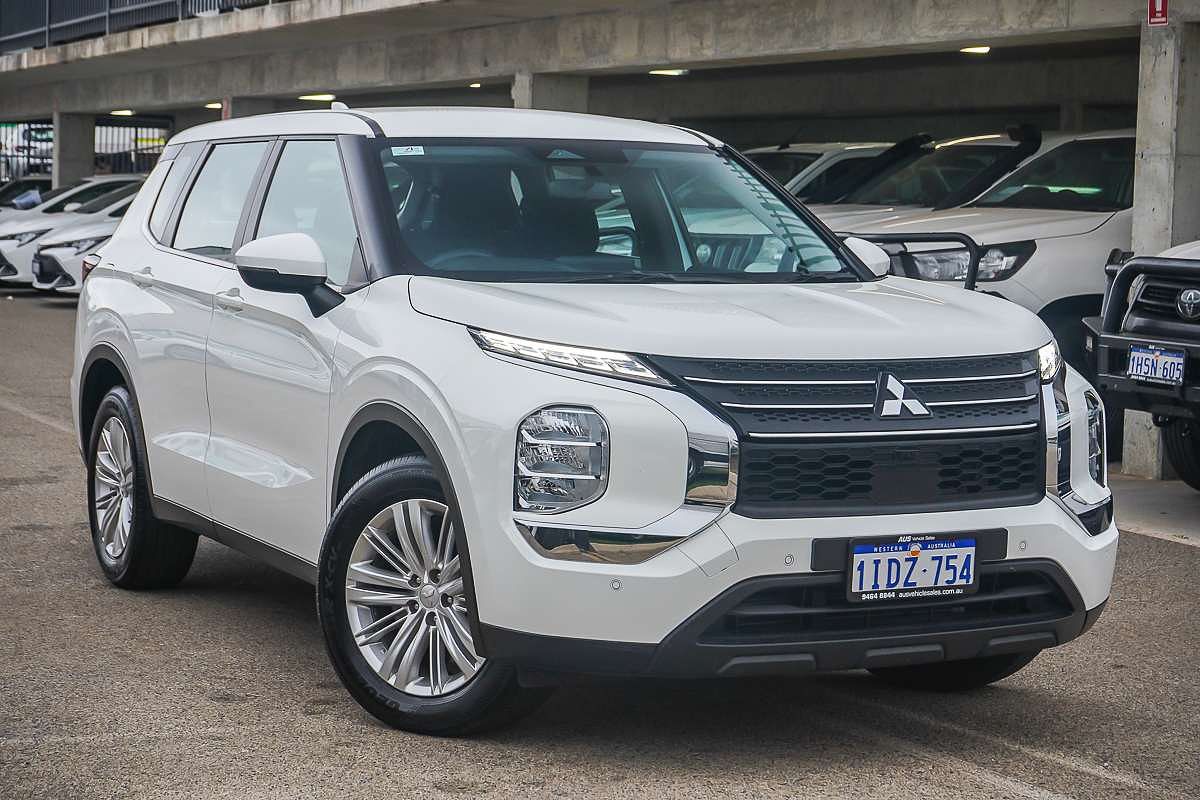 2024 Mitsubishi Outlander ES ZM