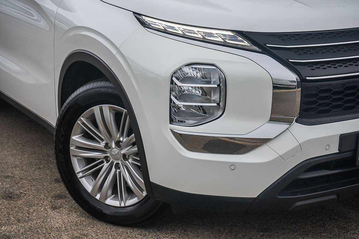 2024 Mitsubishi Outlander ES ZM