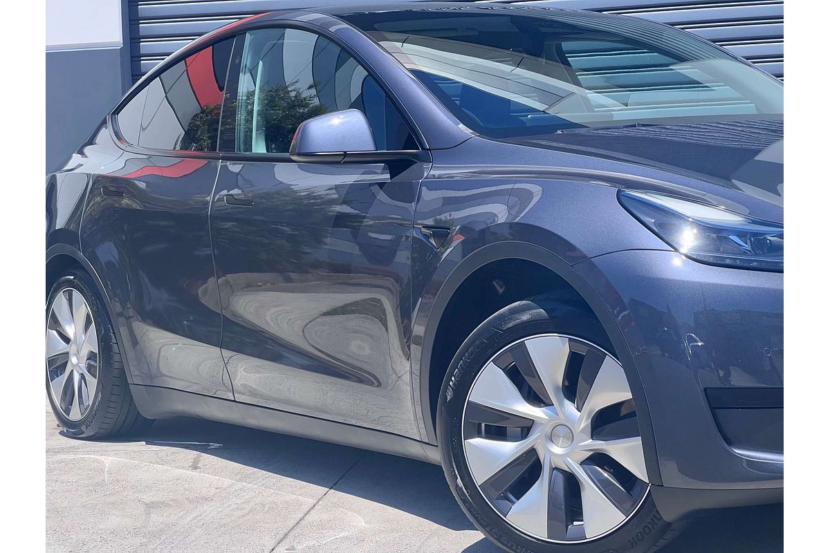 2023 Tesla Model Y Rear-Wheel Drive