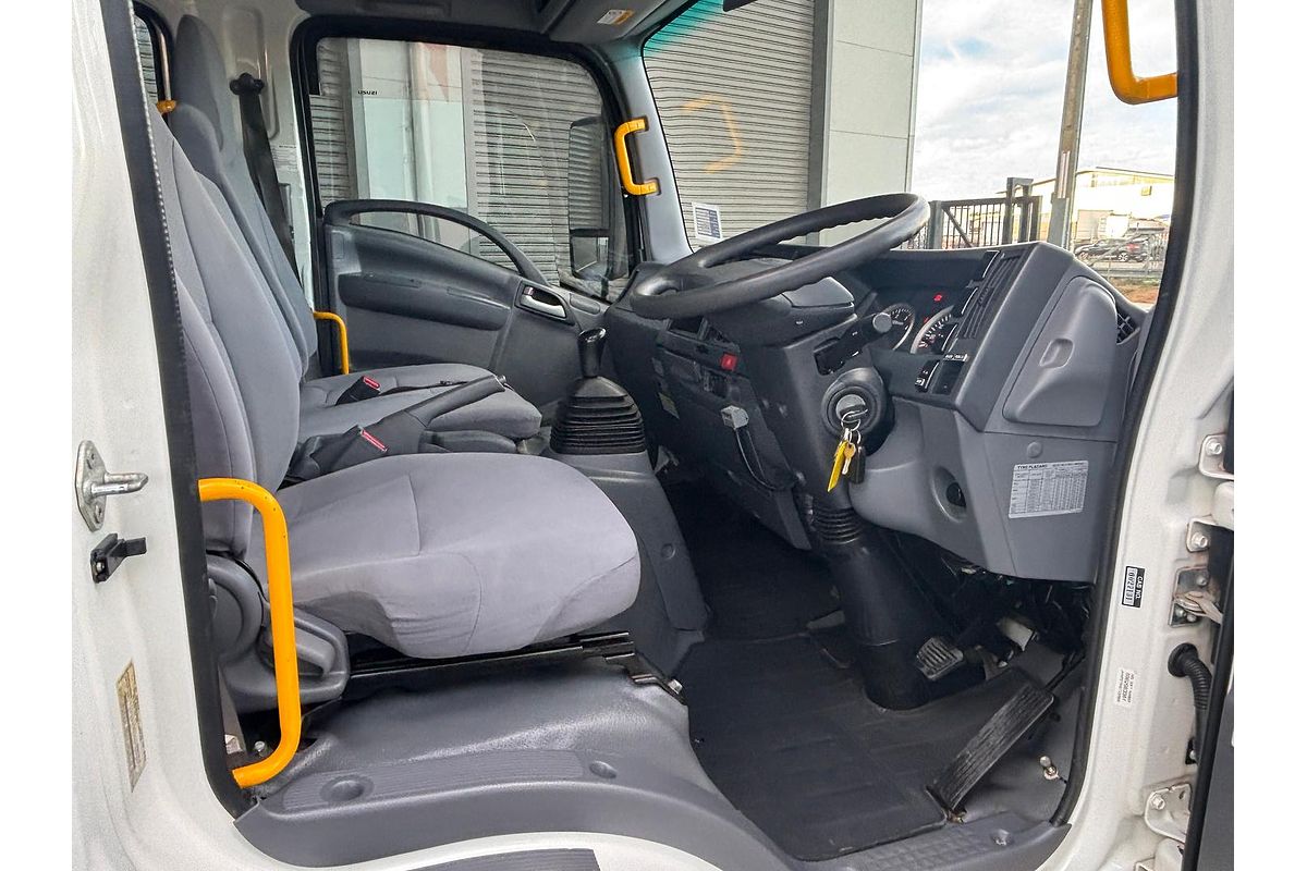 2017 Isuzu N Series NPS 75/45-155 image 17