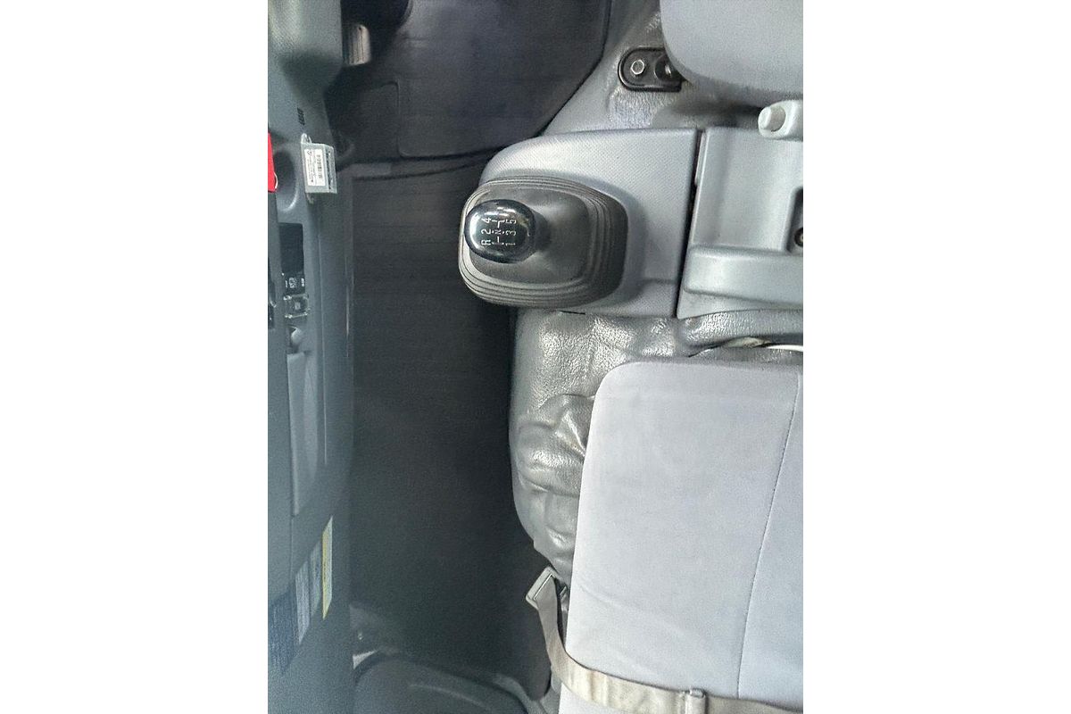 2017 Isuzu N Series NPS 75/45-155 image 18